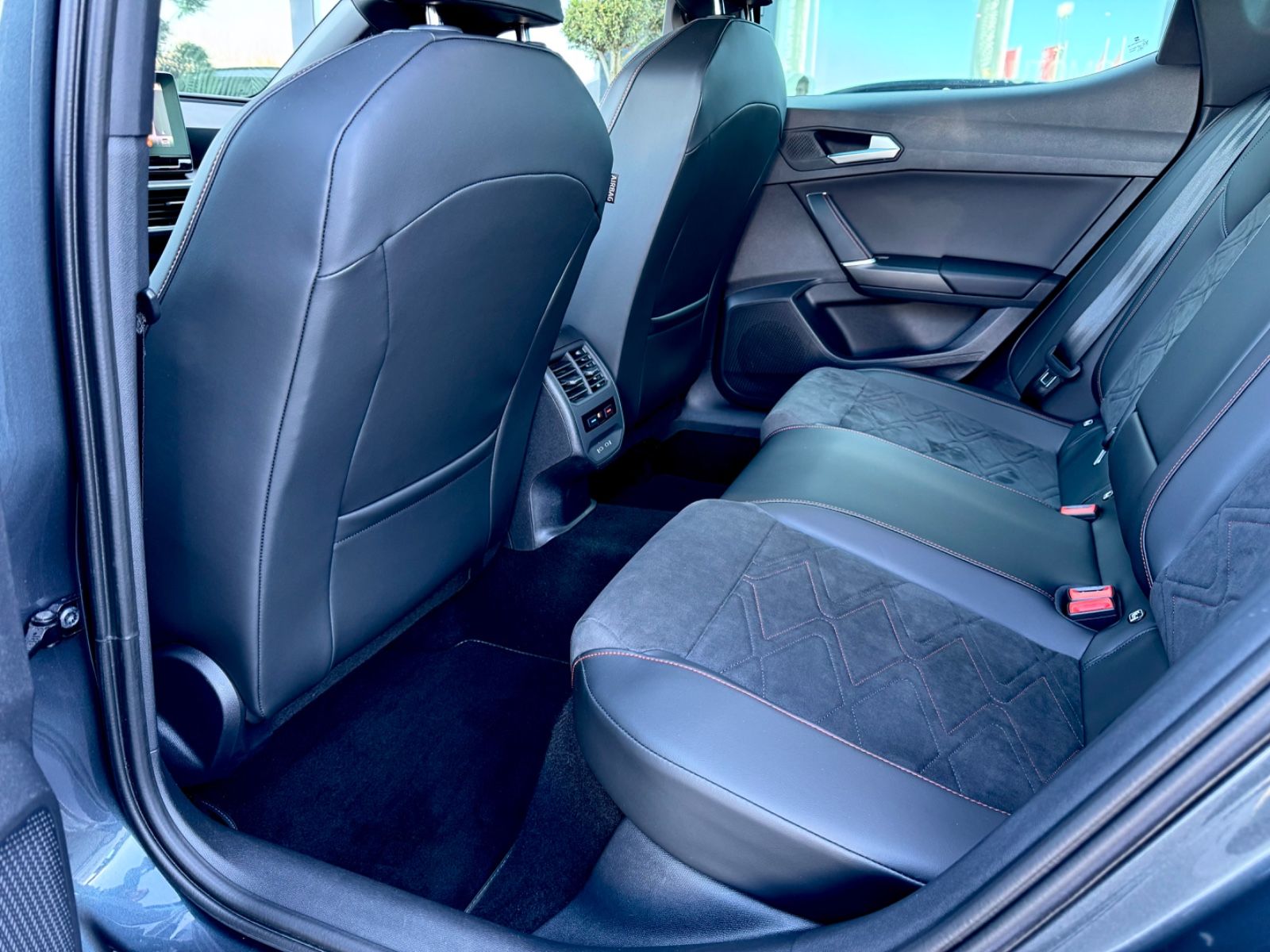 Bild 13 von 13 - Seat Leon - Gebrauchtwagen von Automobile Trier Seat Leon FR e-Hybrid, NAVI, LED, ACC, CAM, 1.HAND, GARANT