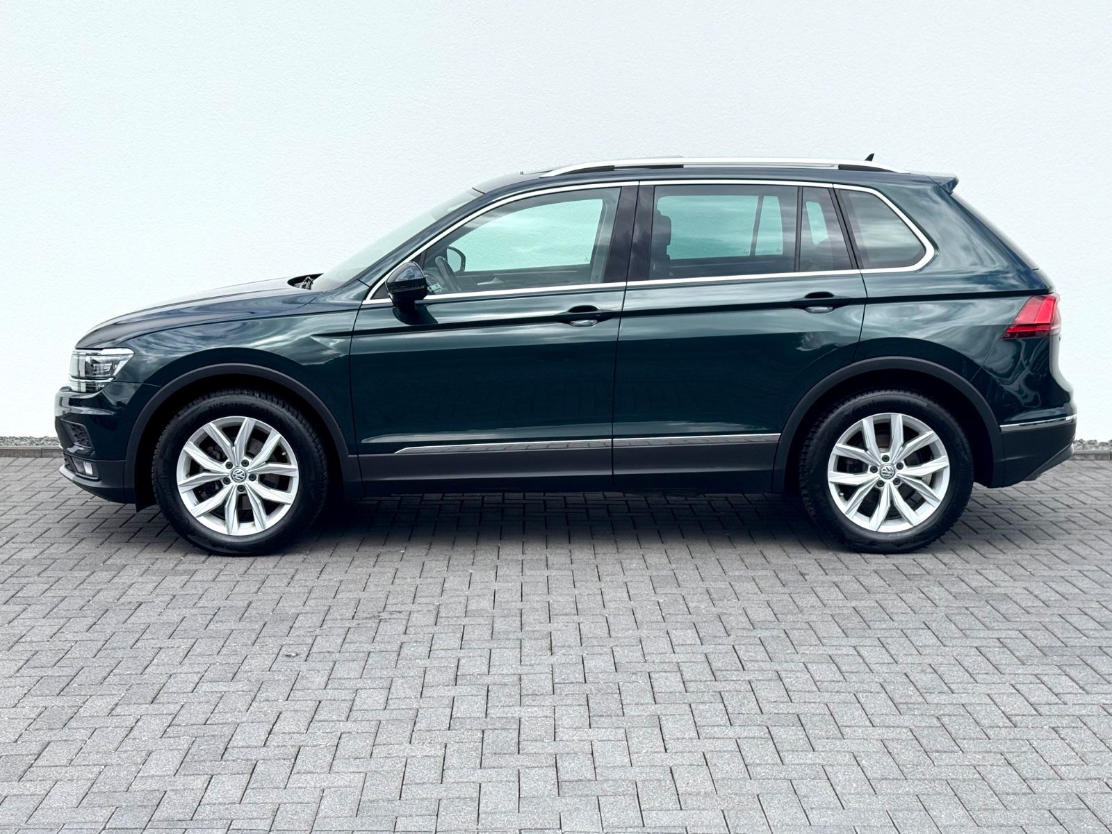 Bild 8 von 15 - Volkswagen Tiguan - Gebrauchtwagen von Automobile Trier Volkswagen Tiguan Highline 1.4 TSI DSG 4Motion, LED, ACC, PANO
