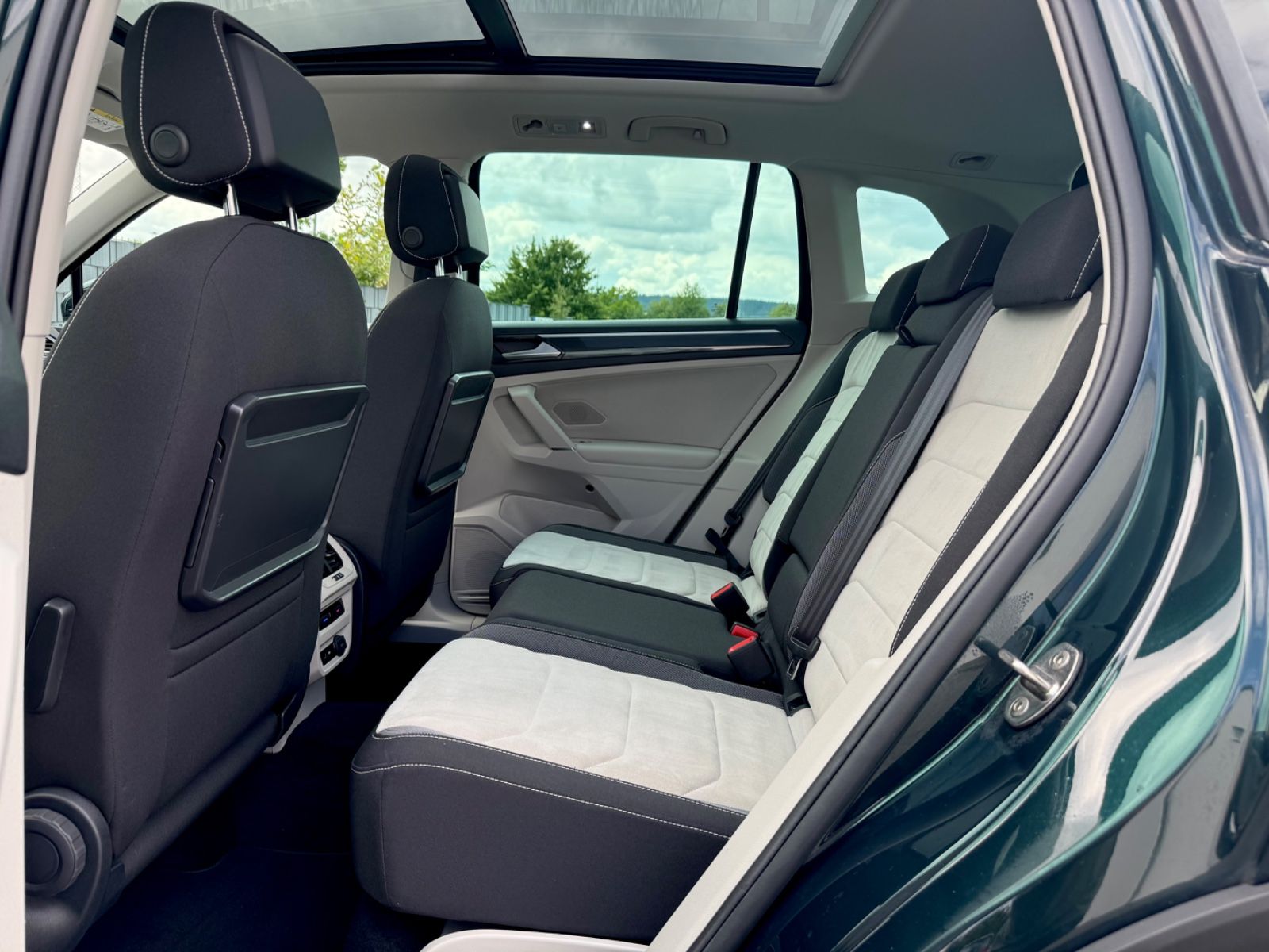 Bild 14 von 15 - Volkswagen Tiguan - Gebrauchtwagen von Automobile Trier Volkswagen Tiguan Highline 1.4 TSI DSG 4Motion, LED, ACC, PANO