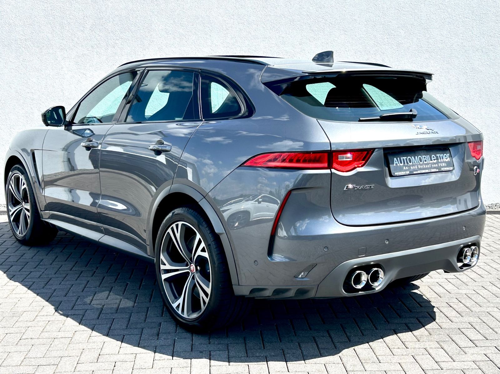 Bild 6 von 15 - Jaguar F-Pace - Gebrauchtwagen von Automobile Trier Jaguar F-Pace SVR 5.0 V8 AWD, LED, PANO, 360CAM