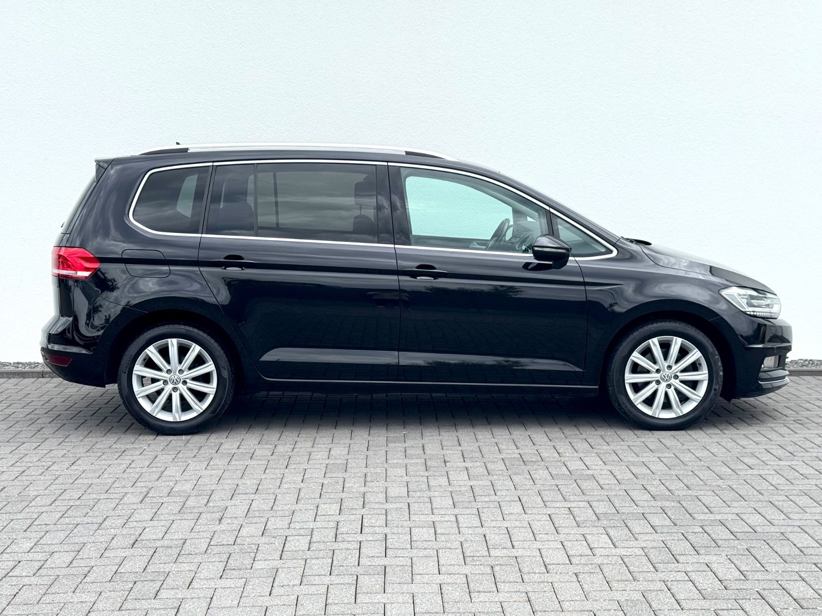 Bild 11 von 16 - Volkswagen Touran - Gebrauchtwagen von Automobile Trier Volkswagen Touran Highline 2.0 TDI DSG, 7.SITZER, NAVI, LED