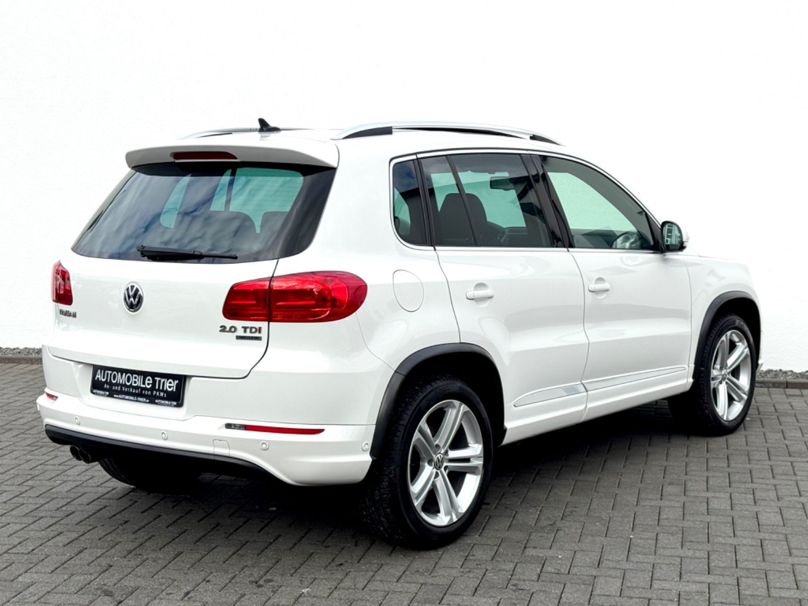 Bild 5 von 16 - Volkswagen Tiguan - Gebrauchtwagen von Automobile Trier Volkswagen Tiguan 2.0 TDI DSG 4Motion, 3X R LINE, PANO, KAMERA