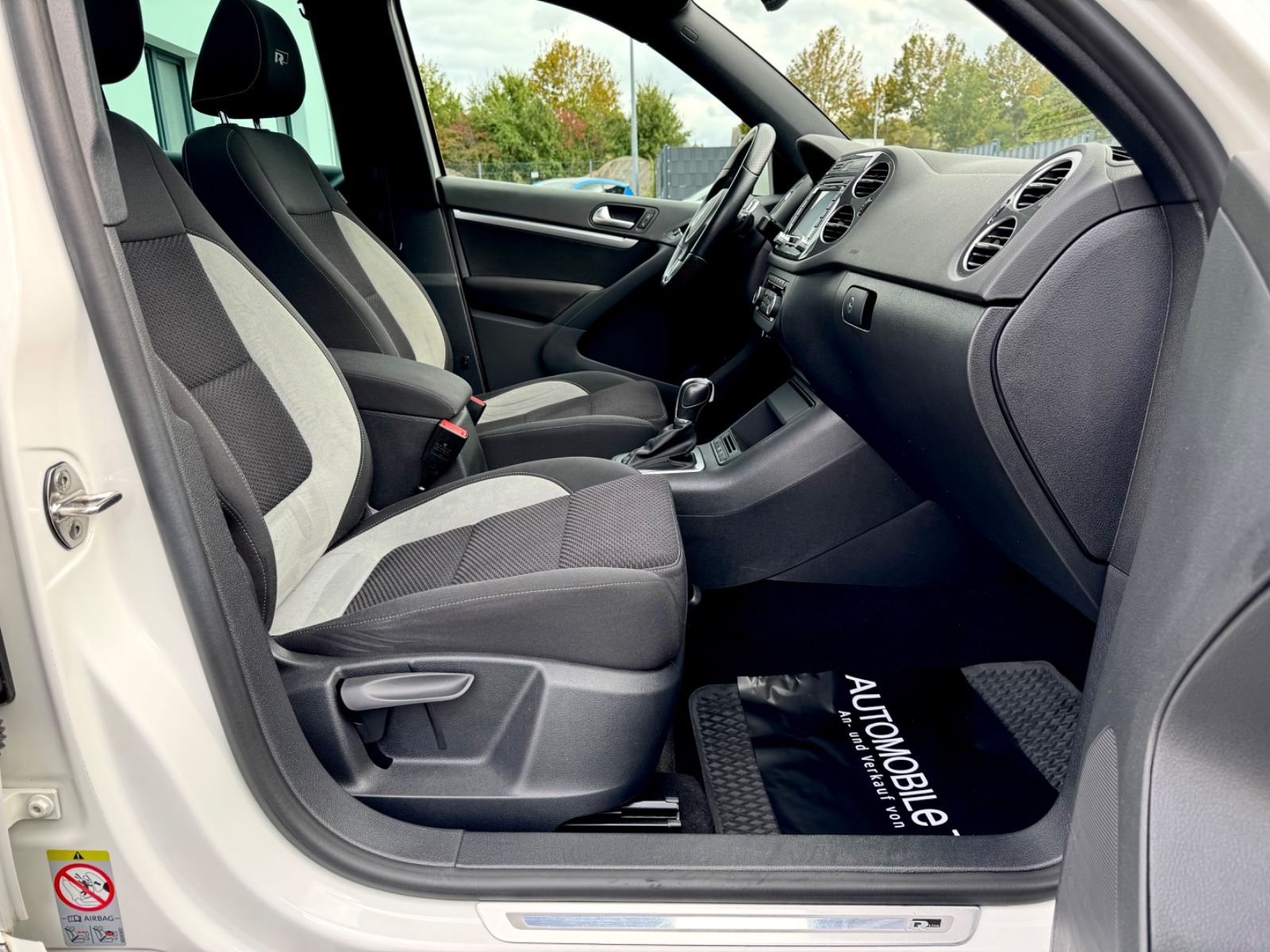 Bild 13 von 16 - Volkswagen Tiguan - Gebrauchtwagen von Automobile Trier Volkswagen Tiguan 2.0 TDI DSG 4Motion, 3X R LINE, PANO, KAMERA