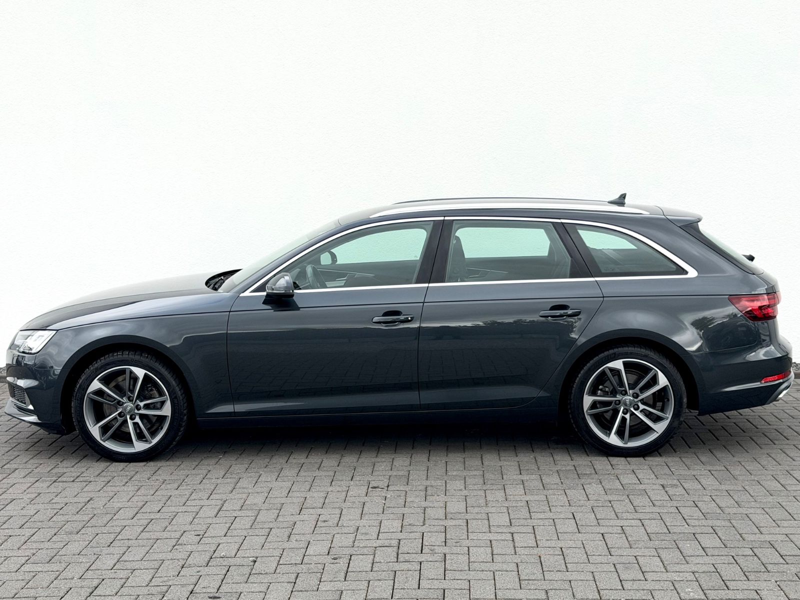 Bild 8 von 14 - Audi A4 - Gebrauchtwagen von Automobile Trier Audi A4 Avant 40 TFSI sport, MATRIX, CAM, AHK, GARANTIE
