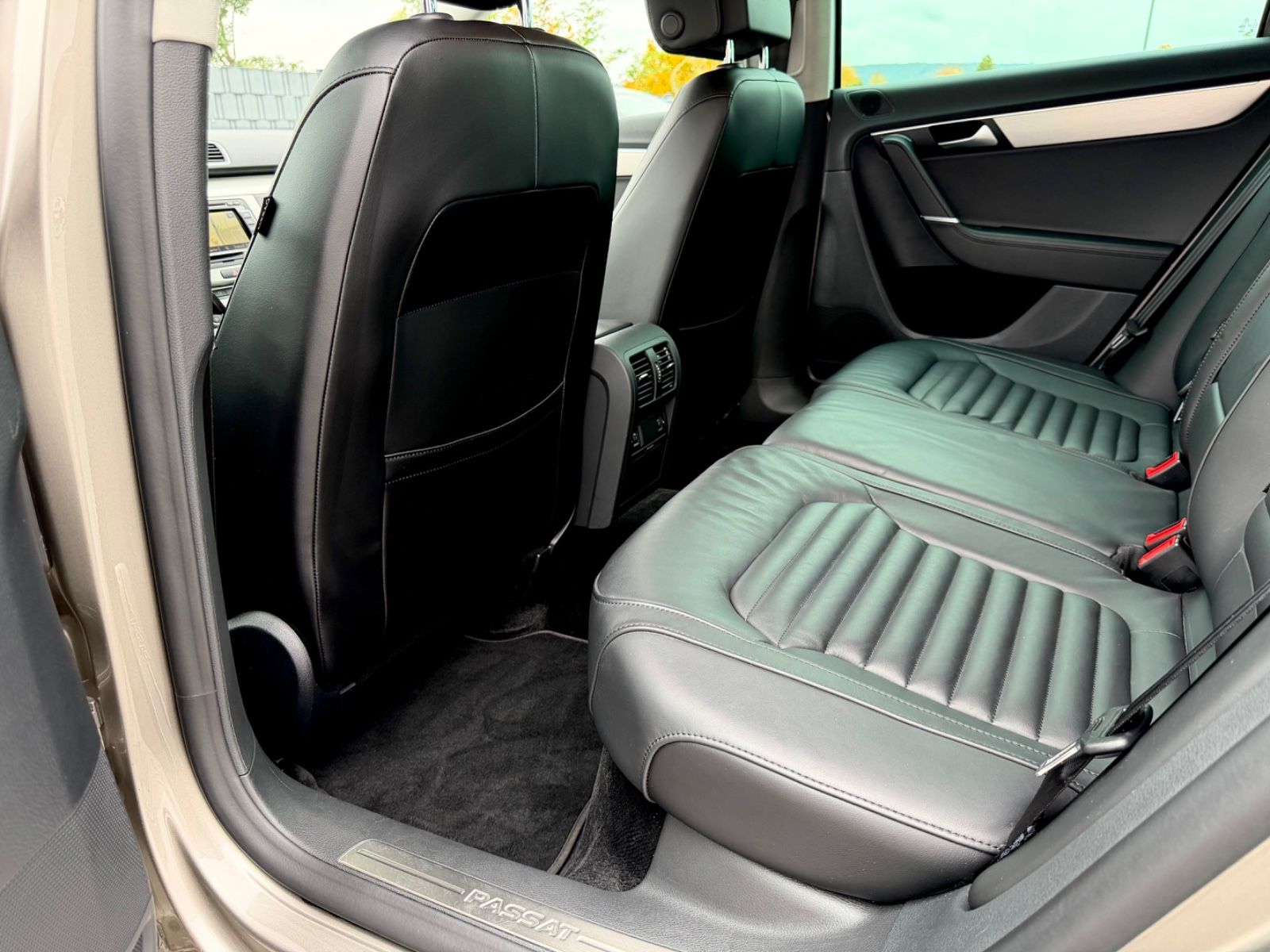Bild 13 von 13 - Volkswagen Passat - Gebrauchtwagen von Automobile Trier Volkswagen Passat Variant Highline 2.0 TDI DSG 4Motion