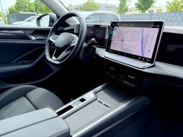 Volkswagen Passat Variant 1.5 TSI Business, LED, ACC, CAM - Thumbnail 12