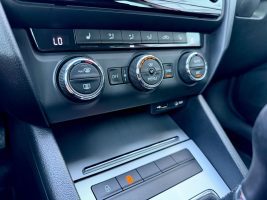 Skoda Octavia Combi 2.0 TDI, BI-XENON, NAVI, AHK, TÜV - Thumbnail 13