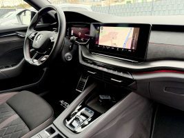 Skoda Octavia 2.0 TDI DSG RS /NAVI/LED/ACC/1.HAND/ in Weiß als Limousine - Fahrzeugfoto 12