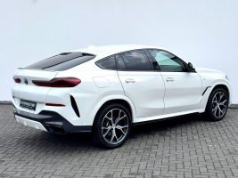 BMW X6 xDrive 30 d M Sport Paket /LASER/HUD/H&K/CAM in Weiß als SUV/Geländewagen/Pickup - Fahrzeugfoto 5