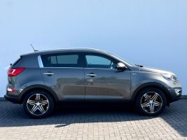 Kia Sportage 2.0 4WD /NAVI/LED/CAM/GARANTIE/ in Silber als SUV/Geländewagen/Pickup - Fahrzeugfoto 4