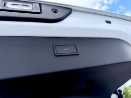 Cupra Formentor VZ 2.0 TSI DSG 4Drive /LED/ACC/CAM/ in Weiß als SUV/Geländewagen/Pickup - Fahrzeugfoto 24