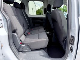 Volkswagen Caddy Maxi 2.0 TDI/LED/ACC/CAM/7.SITZER/GARANTIE in Silber als Van/Minibus - Fahrzeugfoto 16