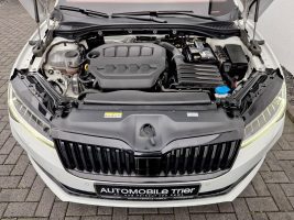 Skoda Superb Combi Sportline 2.0 TSI DSG / / 1.HAND // in Weiß als Kombi - Fahrzeugfoto 16