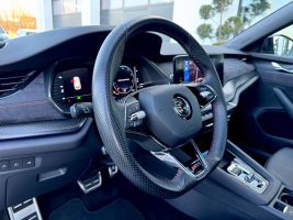 Skoda Octavia Combi RS 2.0 TSI DSG /MASSAGE/PANO/HUD/ in Weiß als Kombi - Fahrzeugfoto 10