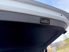 Skoda Octavia Combi RS 2.0 TSI DSG /MASSAGE/PANO/HUD/ in Weiß als Kombi - Fahrzeugfoto 25