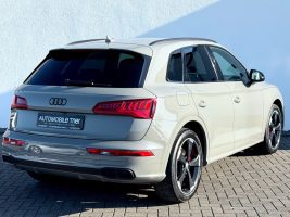 Audi SQ5 3.0 TDI quattro /LED/ACC/HUD/CAM/GARANTIE in Grau als SUV/Geländewagen/Pickup - Fahrzeugfoto 5