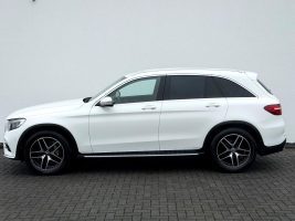 Mercedes-Benz GLC 250 d 4Matic Amg Line / NAVI/LED/AHK/1.HAND/ in Weiß als SUV/Geländewagen/Pickup - Fahrzeugfoto 8