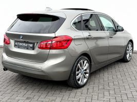 BMW Active Tourer 225 xe Luxury Line /LED/PANO/HUD/ in Silber als Van/Minibus - Fahrzeugfoto 5