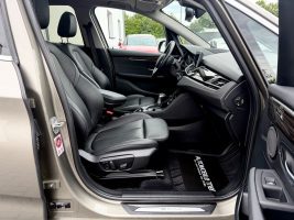 BMW Active Tourer 225 xe Luxury Line /LED/PANO/HUD/ in Silber als Van/Minibus - Fahrzeugfoto 11