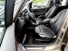 BMW Active Tourer 225 xe Luxury Line /LED/PANO/HUD/ in Silber als Van/Minibus - Fahrzeugfoto 9