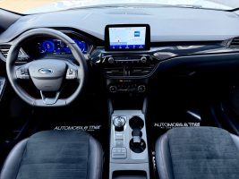 Ford Kuga 2.5 Hybrid 4x4 ST-Line X /LED/ACC/CAM/ in Weiß als SUV/Geländewagen/Pickup - Fahrzeugfoto 10