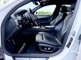 BMW 540i Touring xDrive M Sport Paket /LED/ACC/HUD/ in Weiß als Kombi - Fahrzeugfoto 9