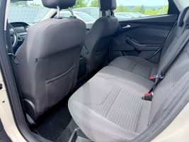 Ford Focus Turnier Titanium 1.5 /NAVI/PDC/GARANTIE/ in Silber als Kombi - Fahrzeugfoto 14