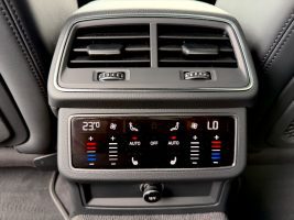 Audi A6 Limo 55 TFSI quattro S line Sport Plus Paket in Blau als Limousine - Fahrzeugfoto 18