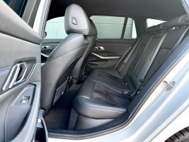 BMW 320i Touring M Sport Paket *Navi*LED*Garantie* in Weiß als Kombi - Fahrzeugfoto 12