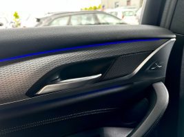 BMW X4 30d xDrive M Sport Paket in Weiß als SUV/Geländewagen/Pickup - Fahrzeugfoto 29
