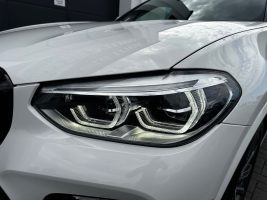 BMW X4 30d xDrive M Sport Paket in Weiß als SUV/Geländewagen/Pickup - Fahrzeugfoto 36