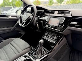 Volkswagen Touran Highline 1.8 TSI DSG /NAVI/LED/ACC/CAM/ in Schwarz als Van/Minibus - Fahrzeugfoto 10