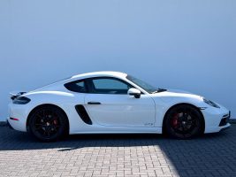 Porsche Cayman 718 GTS /PDK/LED/CARPLAY/GARANTIE/ in Weiß als Sportwagen/Coupé - Fahrzeugfoto 4
