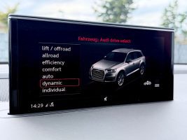 Audi Q7 3.0 TDI quattro S line Sport Plus //1.HAND// in Grau als SUV/Geländewagen/Pickup - Fahrzeugfoto 23
