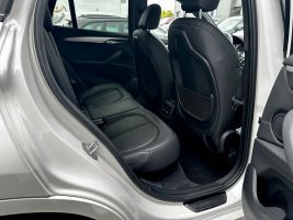 BMW X1 xDrive 20i M Sport Paket/LED/HUD/CAM/GARANTIE in Weiß als SUV/Geländewagen/Pickup - Fahrzeugfoto 16