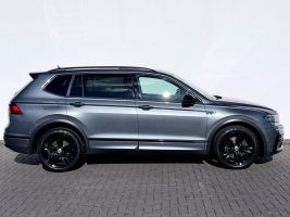 Volkswagen Tiguan Allspace R line 2.0 TDI DSG 4Motion in Grau als SUV/Geländewagen/Pickup - Fahrzeugfoto 4