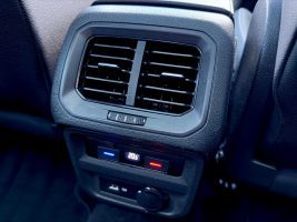 Volkswagen Tiguan Allspace R line 2.0 TDI DSG 4Motion in Grau als SUV/Geländewagen/Pickup - Fahrzeugfoto 21